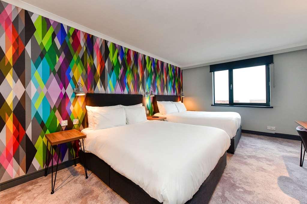Village Hotel Cardiff Phòng bức ảnh